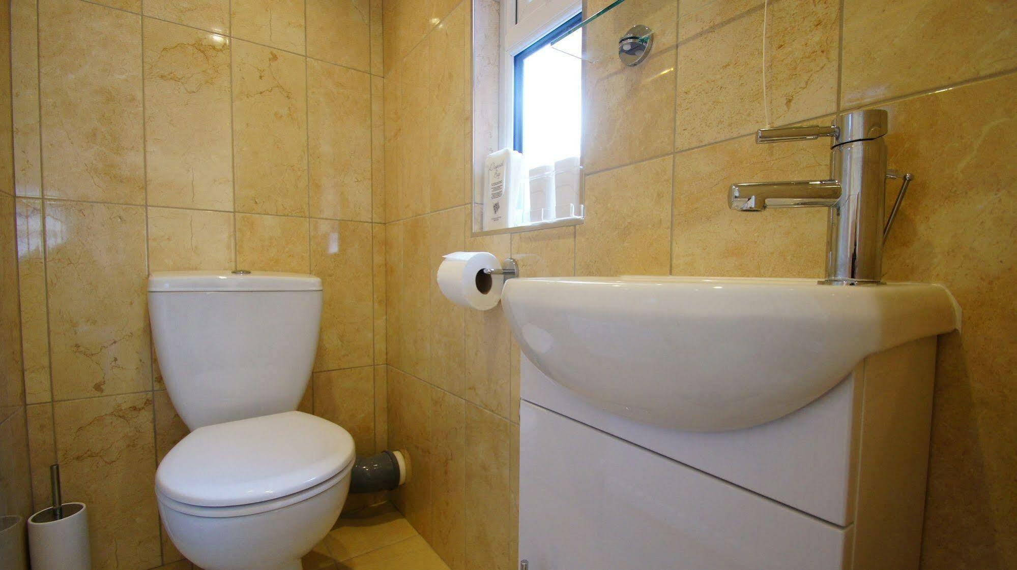 شانكلين The Richmond Bed And Breakfast - Adults Only المظهر الخارجي الصورة