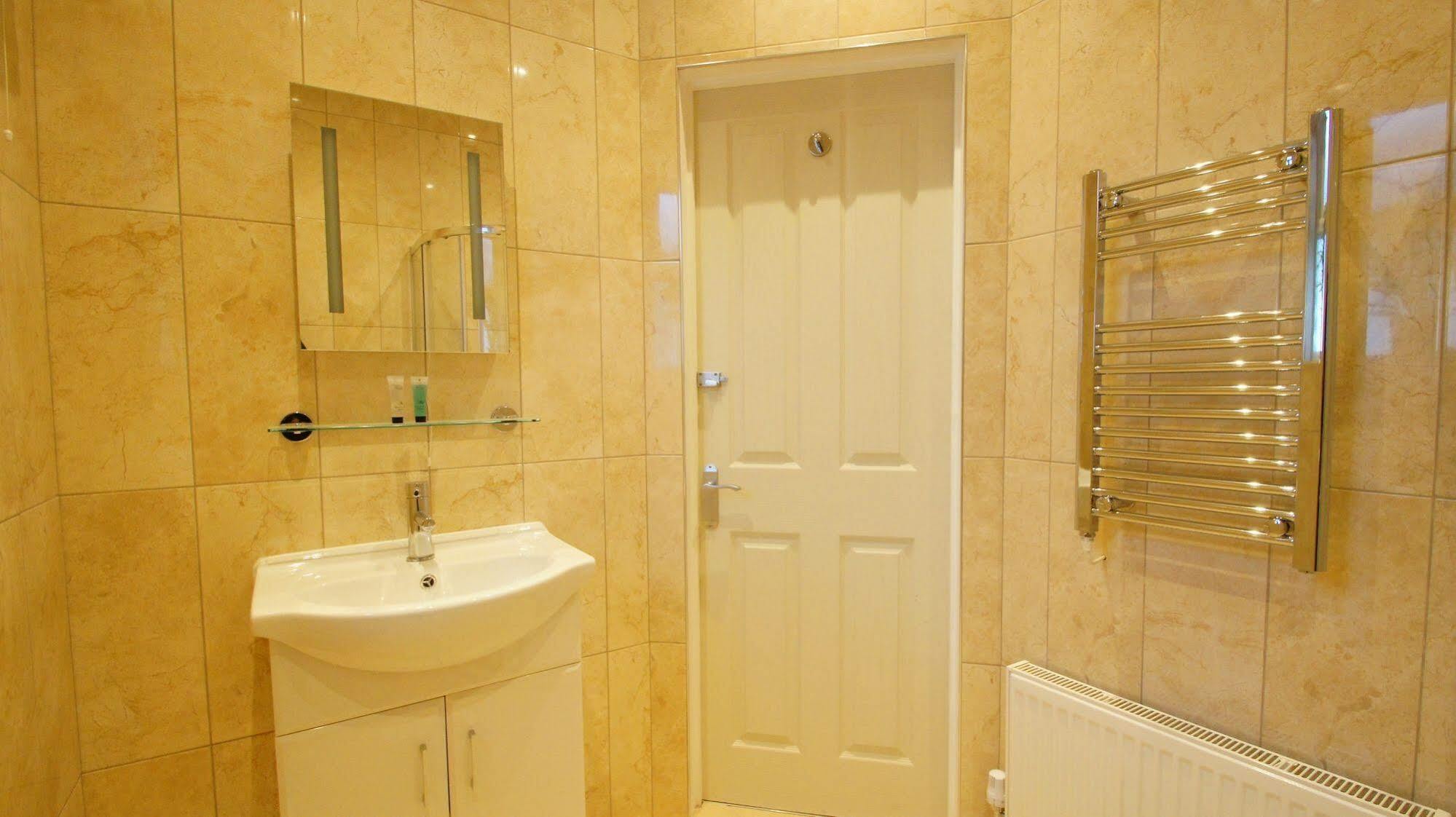 شانكلين The Richmond Bed And Breakfast - Adults Only المظهر الخارجي الصورة